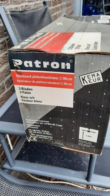 Splinternieuwe plafondventilator in de originele verpakking  beschikbaar voor biedingen