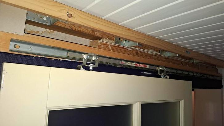 Schuifdeursysteem Henderson Marathon 170 cm x2, Doe-het-zelf en Verbouw, Deuren en Horren, Gebruikt, Binnendeur, 200 tot 215 cm