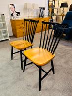 Set van twee vintage spijlenstoelen, Huis en Inrichting, Stoelen, Ophalen, A, A, A