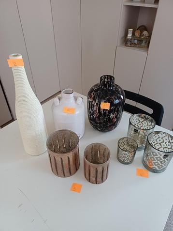 Te koop diverse accessoirs beschikbaar voor biedingen