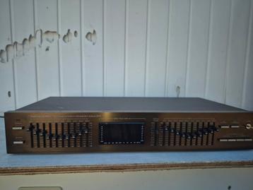 Realistic stereo equalizer en akai equalizer  beschikbaar voor biedingen