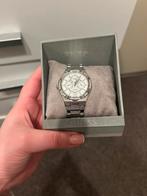 Guess Zilver Gekleurd Horloge | Cadeautip | Valentijnsdag, Sieraden, Tassen en Uiterlijk, Portemonnees, Ophalen of Verzenden, Nieuw