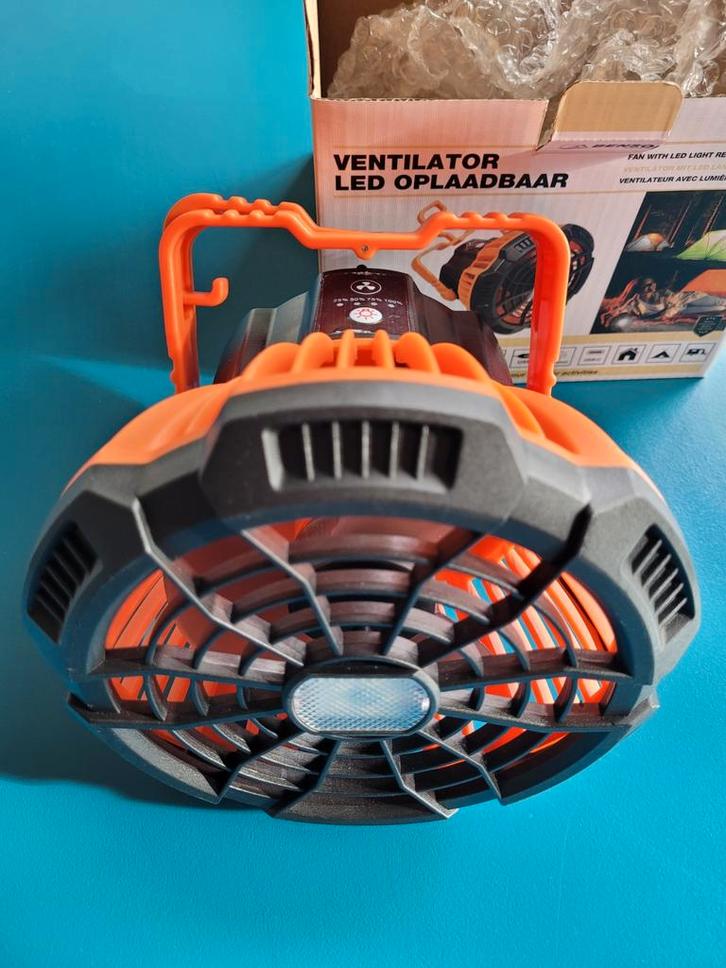 Krachtige oplaadbare ventilator met led-lamp, Caravans en Kamperen, Camper-accessoires, Nieuw, Ophalen