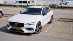Volvo V60 B3 163pk Mild Hybrid Aut 2022 Wit, Stof, Zwart, 1969 cc, 1634 kg