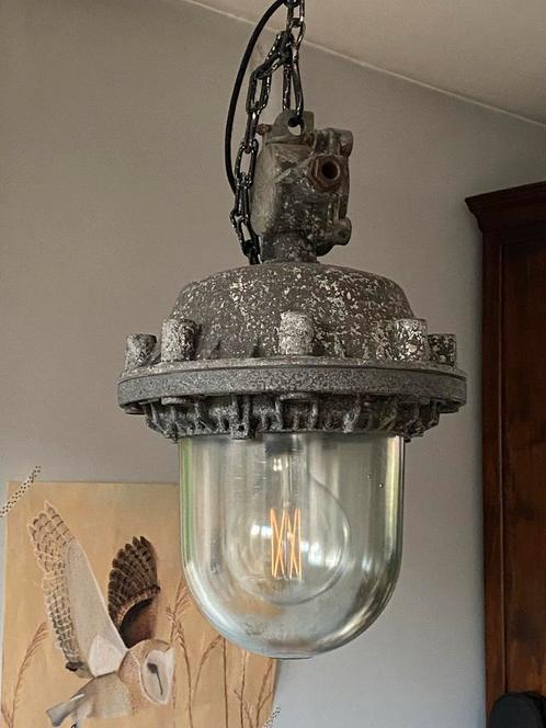 Industriële Poolse vintage fabriekslamp, Huis en Inrichting, Lampen | Hanglampen, Gebruikt, Ophalen of Verzenden