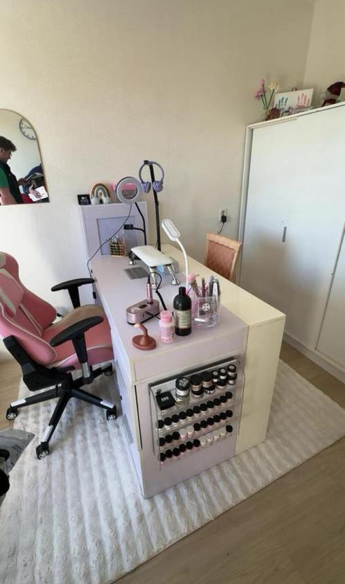 Nageltafel, Huis en Inrichting, Bureaus, Ophalen of Verzenden