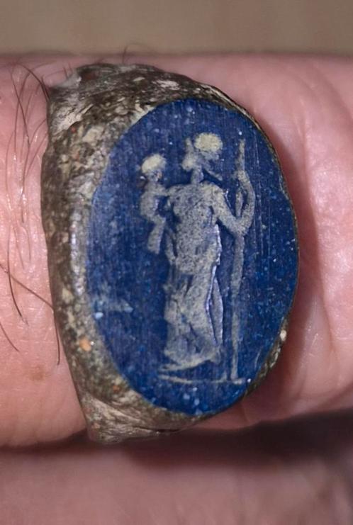 Romeins ringdeel Minerva met baby bodemvondst, Antiek en Kunst, Kunst | Overige Kunst, Ophalen of Verzenden