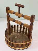 Antiek Vintage 1950 houten hout wensput mand notenkraker, Ophalen of Verzenden
