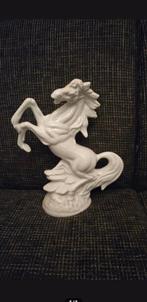 Wit porselein Paardenbeeld, Verzamelen, Beelden en Beeldjes, Ophalen of Verzenden, Zo goed als nieuw, Dier