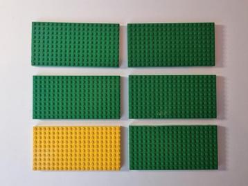Lego grondplaten, dik beschikbaar voor biedingen