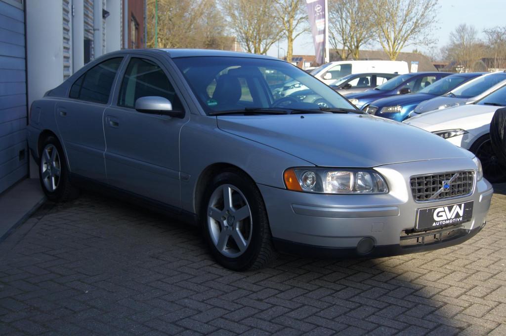 Volvo S60 2.4 T5 Turbo 260PK Automaat | Leder | Nette Auto |, Auto's, Volvo, Gebruikt, Zwart, S60, Bedrijf