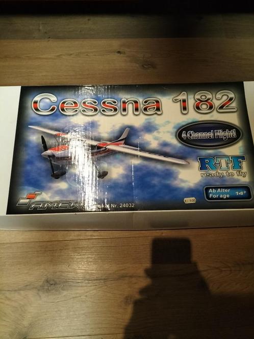 Modelbouw Cessna 182 compleet.met afstandbediening, Hobby en Vrije tijd, Modelbouw | Radiografisch | Vliegtuigen, Nieuw, Elektro