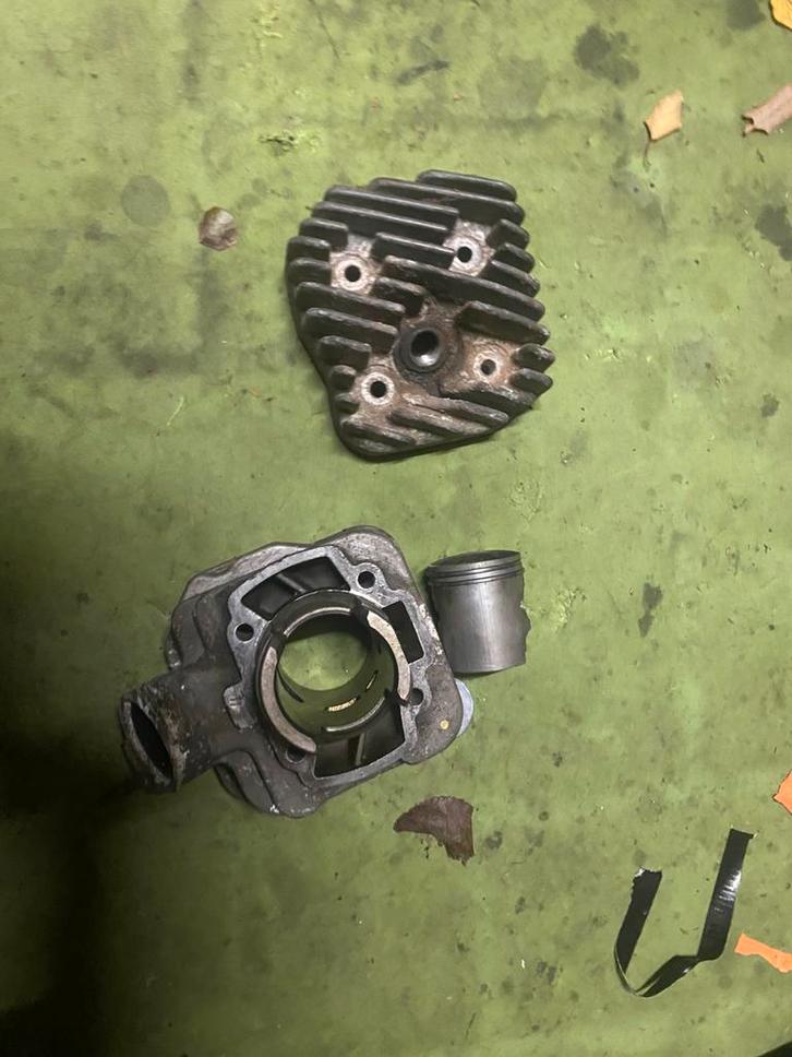 Vivacity cilinder met zuiger, Fietsen en Brommers, Brommeronderdelen | Algemeen, Zo goed als nieuw, Cilinder, Ophalen