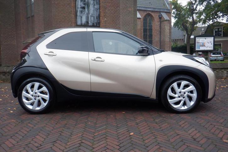 Toyota Aygo X 1.0 VVT-i 10.000 KM -AUTOMAAT-CAMERA-VERW,STOE, Auto's, Toyota, Bedrijf, Te koop, Aygo X, Achteruitrijcamera, Airbags