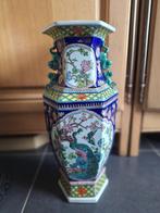 Chinese porseleinen famille rose pauwenvaas, 20e eeuw, Ophalen of Verzenden