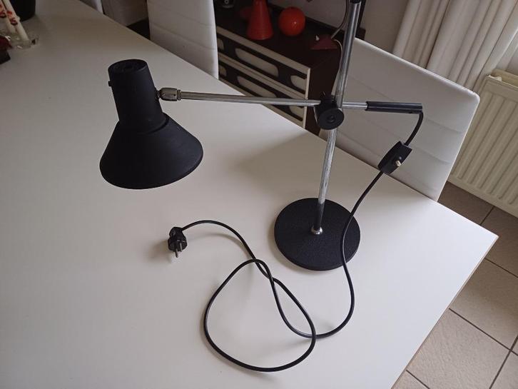 Vintage mid century tafellamp zeer leuk model, Huis en Inrichting, Lampen | Tafellampen, Gebruikt, Metaal, Ophalen of Verzenden