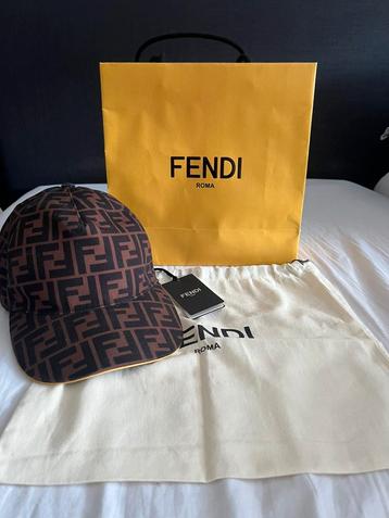 Fendi pet bruin beschikbaar voor biedingen