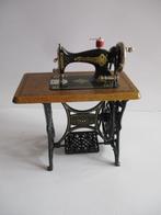 poppenhuis trapnaaimachine Bodo Hennig, Verzamelen, Poppenhuizen en Toebehoren, Ophalen of Verzenden, Zo goed als nieuw, Decoratie