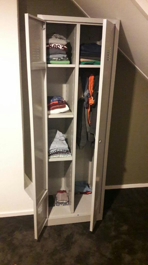 Stalen lockerkast kleding kast, Huis en Inrichting, Kasten | Kledingkasten, Gebruikt, Met deur(en), Met plank(en), Met hangruimte