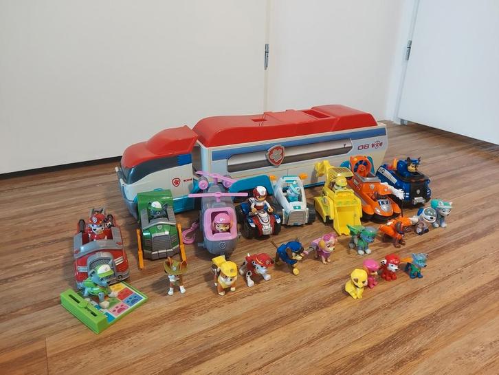 Paw patroller incl voertuigen en  Paw Patrol pups, Kinderen en Baby's, Speelgoed | Actiefiguren, Gebruikt, Ophalen of Verzenden