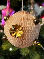Vintage honeycomb kerstbal met rozet en glazen kralen, Diversen, Gebruikt, Ophalen of Verzenden