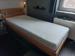 Beter Bed bed ombouw 90x200 met achterwand en lattenbodem, Huis en Inrichting, 90 cm, Eenpersoons, Bruin, Zo goed als nieuw