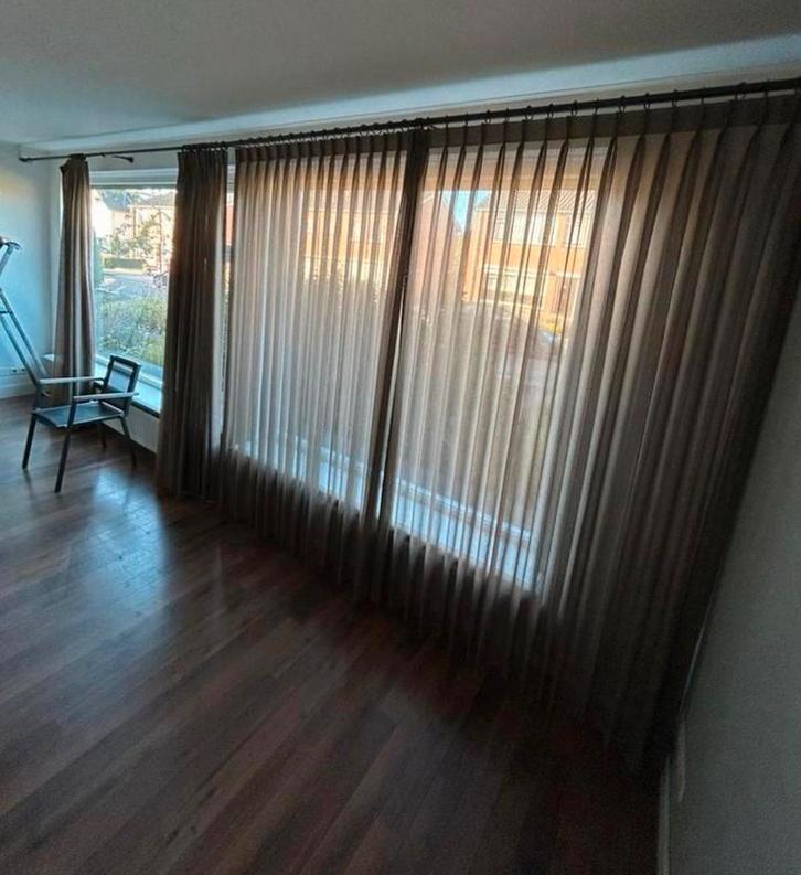 Vitrage taupe compleet met 2 verschillende hang systemen, Huis en Inrichting, Stoffering | Gordijnen en Lamellen, Zo goed als nieuw