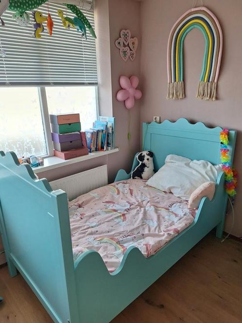Peuterbed met veel extra's, Kinderen en Baby's, Kinderkamer | Bedden, Zo goed als nieuw, 140 tot 160 cm, 70 tot 85 cm, Lattenbodem