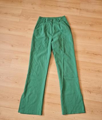 Groene broek flared maat s 36 high waist  beschikbaar voor biedingen