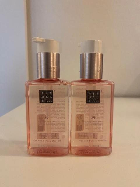 Nieuw Rituals Sakura handwash hand wash zeep, Sieraden, Tassen en Uiterlijk, Uiterlijk | Lichaamsverzorging, Nieuw, Bad & Douche