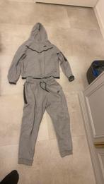 Nike tech trainingspak grijs, Verzenden, Jongen of Meisje, Zo goed als nieuw, Setje