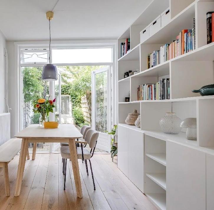 Hoge vakkenkast in wit, Huis en Inrichting, Kasten | Boekenkasten, Gebruikt, 200 cm of meer, 25 tot 50 cm, Met lade(s), Overige materialen