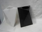 2 stuks Delta II vazen by WET, Kunststof, Gebruikt, Overige kleuren, Ophalen of Verzenden