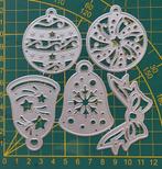 Snijmal  kerstballen met strikje, Hobby en Vrije tijd, Kaarten | Zelf maken, Ophalen of Verzenden, Zo goed als nieuw, Overige thema's