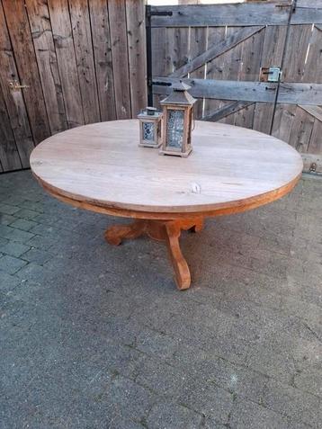 Massief Teak houten tafel beschikbaar voor biedingen