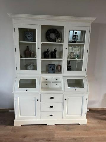 Witte buffetkast / grutterskast - 150x52x212 cm beschikbaar voor biedingen