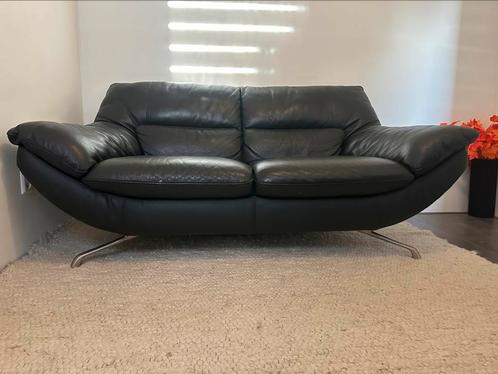 Italsofa Twee Zits Zwart Leer Designbank, Huis en Inrichting, Banken | Bankstellen, Zo goed als nieuw, Rechte bank, Tweepersoons