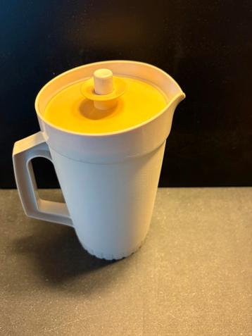 Kan tupperware beschikbaar voor biedingen