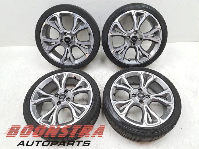 Velgen set + banden van een Ford Fiesta, Auto-onderdelen, Banden en Velgen, Personenwagen, Gebruikt, 3 maanden garantie, Ophalen of Verzenden