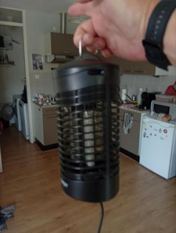 Elektrische insectenverdelger beschikbaar voor biedingen