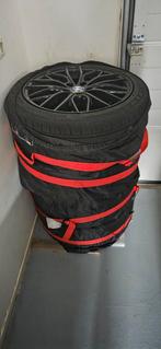 Zwarte sporvelgen met winterbanden - BMW 3 serie (G20/G21), Auto-onderdelen, Banden en Velgen, 18 inch, Gebruikt, Banden en Velgen