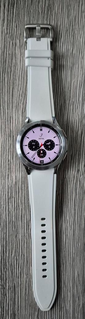 Galaxy Watch 4  Classic 42mm beschikbaar voor biedingen