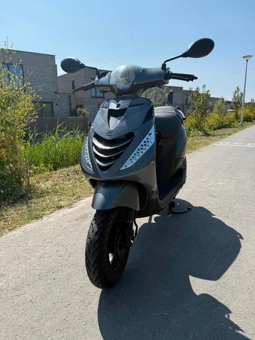 Piaggio zip, Fietsen en Brommers, Scooters | Piaggio, Zo goed als nieuw, Zip, Ophalen of Verzenden