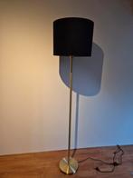 Staande Lamp met Zwarte Kap, Huis en Inrichting, Lampen | Vloerlampen, Ophalen, Gebruikt, Metaal, Modern