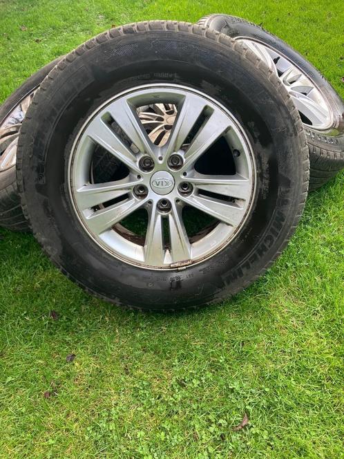 16 inch velden met winterband - Kia Sportage, Auto-onderdelen, Banden en Velgen, Banden en Velgen, Winterbanden, 16 inch, 215 mm