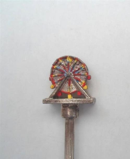 Lepeltje Reuzenrad. 3D., Verzamelen, Porselein, Kristal en Bestek, Zo goed als nieuw, Bestek, Metaal, Verzilverd, Ophalen of Verzenden