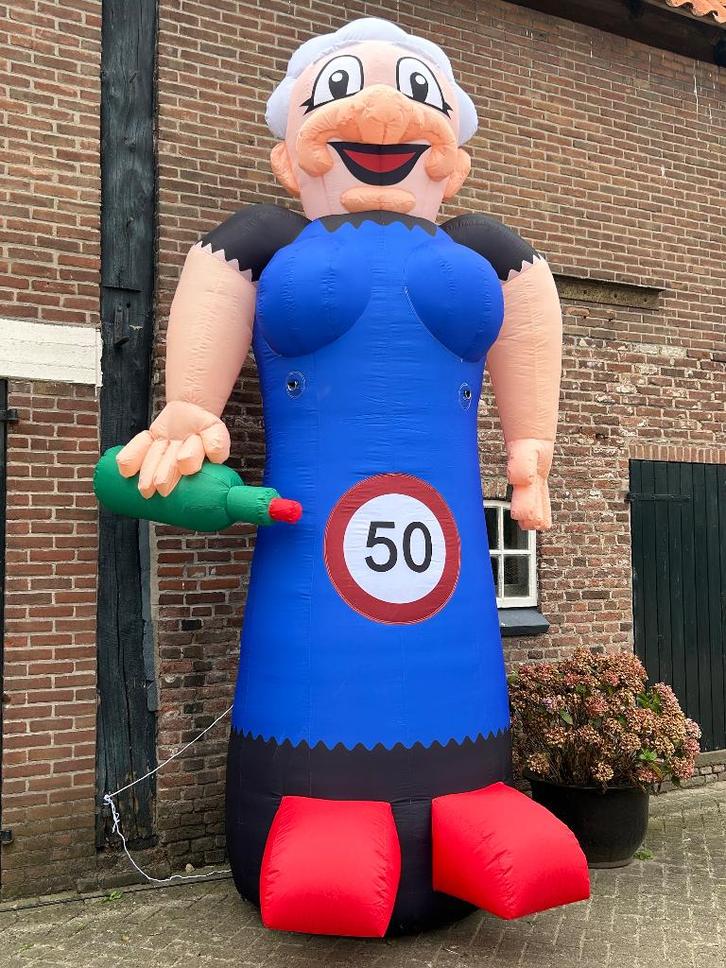 Sarah te huur, Hobby en Vrije tijd, Feestartikelen | Verhuur, Zo goed als nieuw, Abraham of Sarah, Ophalen