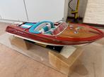Riva Aquarama 90 cm met vitrine, Hobby en Vrije tijd, Ophalen, Zo goed als nieuw