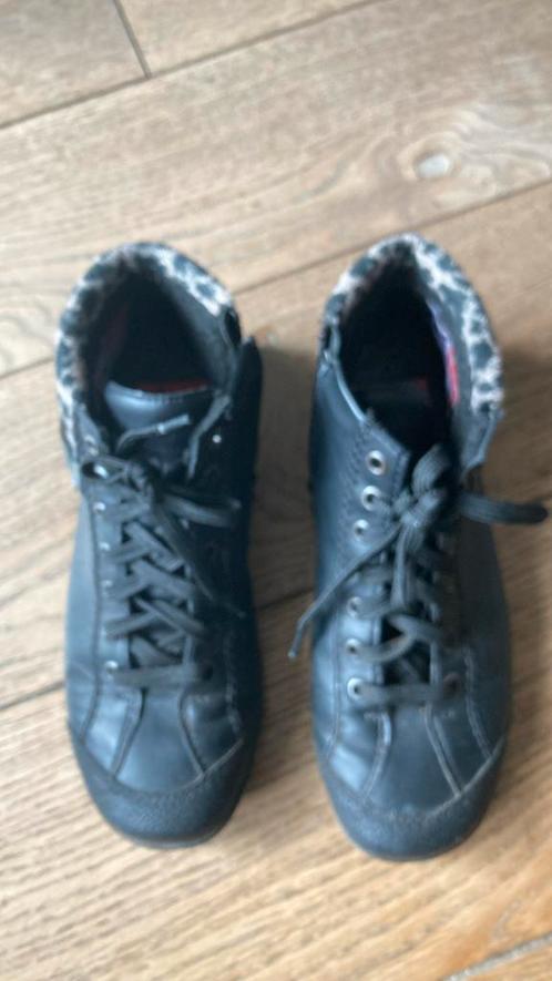 Zwarte enkellaarsjes van rieker. Maat 39, Kleding | Dames, Schoenen, Zo goed als nieuw, Lage of Enkellaarzen, Zwart, Ophalen of Verzenden
