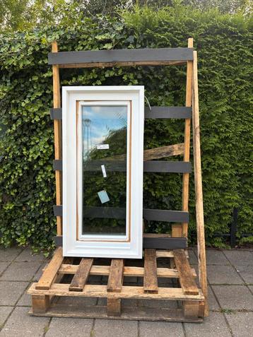 Nieuw!  Tripple glas - Meranti Draai-Kiep Raam - HR+++ beschikbaar voor biedingen